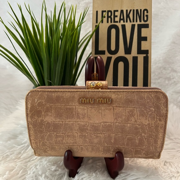 🎉HP🎉 Miu Miu Wallet - Picture 14 of 14